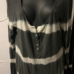 Casual long sleeve top